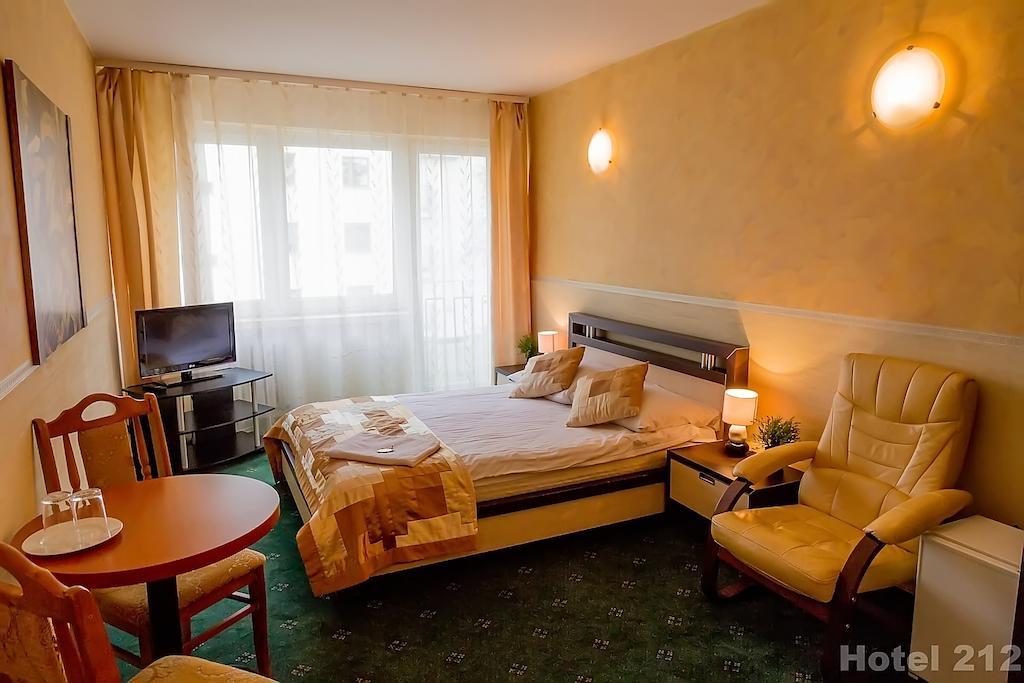 Hotel 212 Βαρσοβία Δωμάτιο φωτογραφία