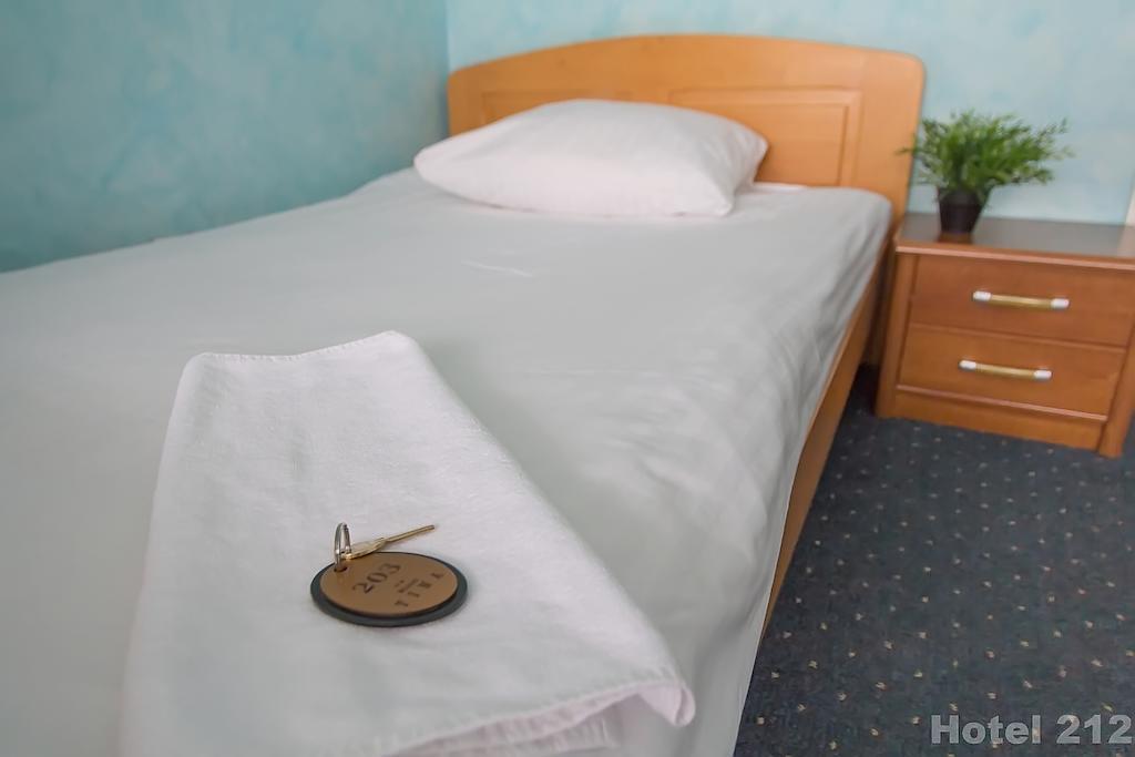 Hotel 212 Βαρσοβία Δωμάτιο φωτογραφία